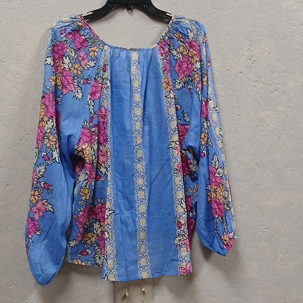 Free People Elena Size Medium Blue and Pink Floral Flowy Top Lightweight FINAL - Picture 7 of 7